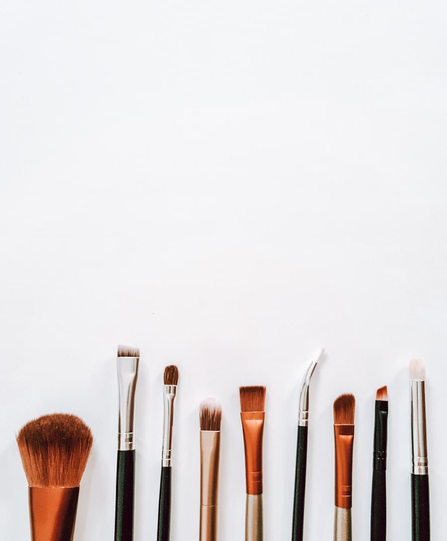 Базовая косметичка: 10 must-have средств, которые работают